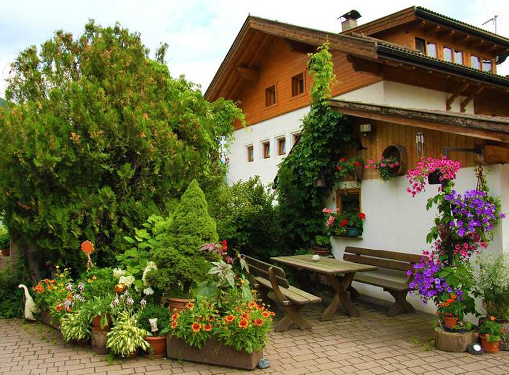 Haus Ploner - Pichlerhof Lägenhet Chienes Exteriör bild