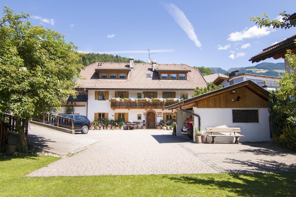 Haus Ploner - Pichlerhof Lägenhet Chienes Exteriör bild